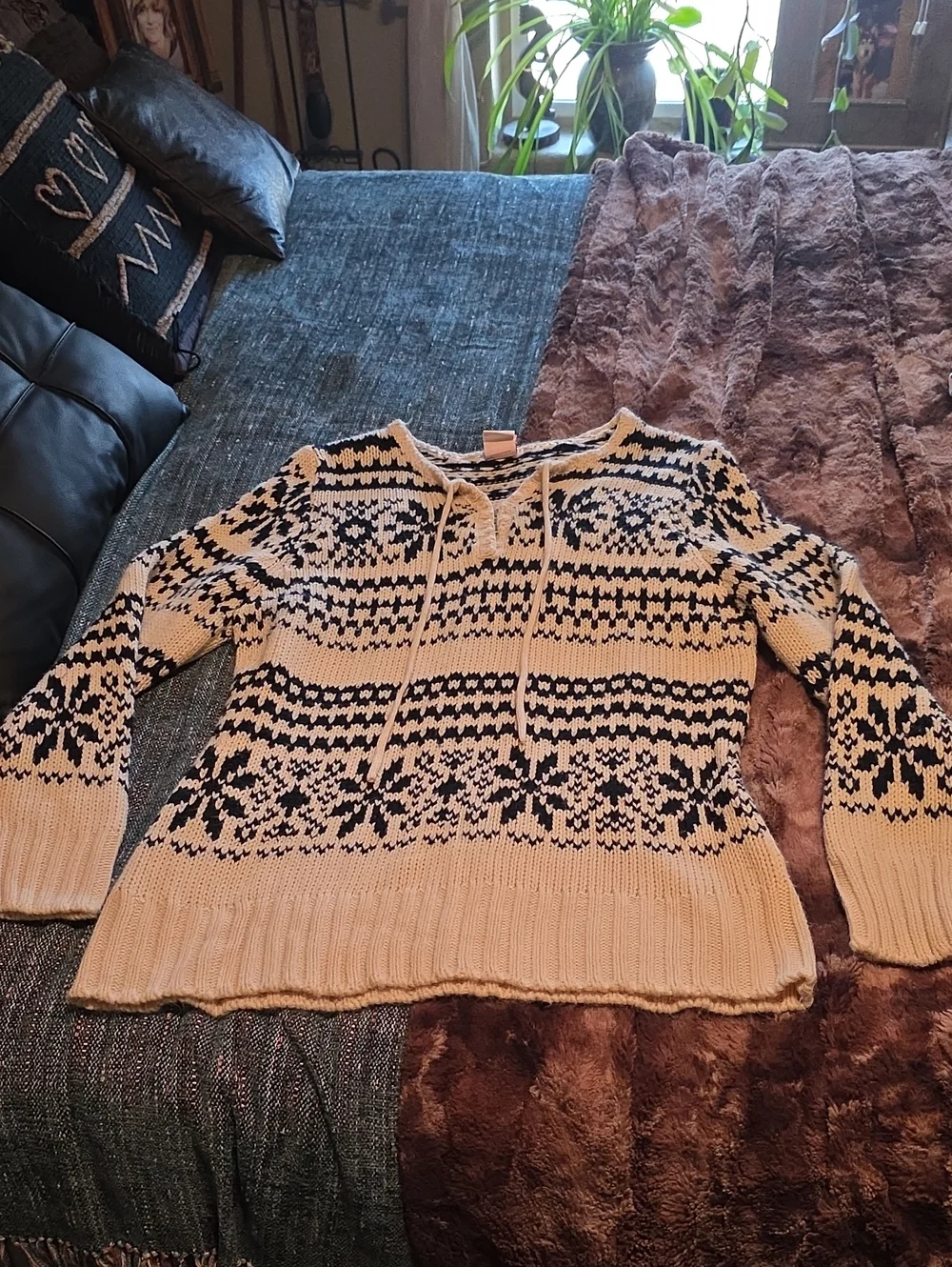 Faded Glory Cream & Black Fair Isle Cowl Sweater